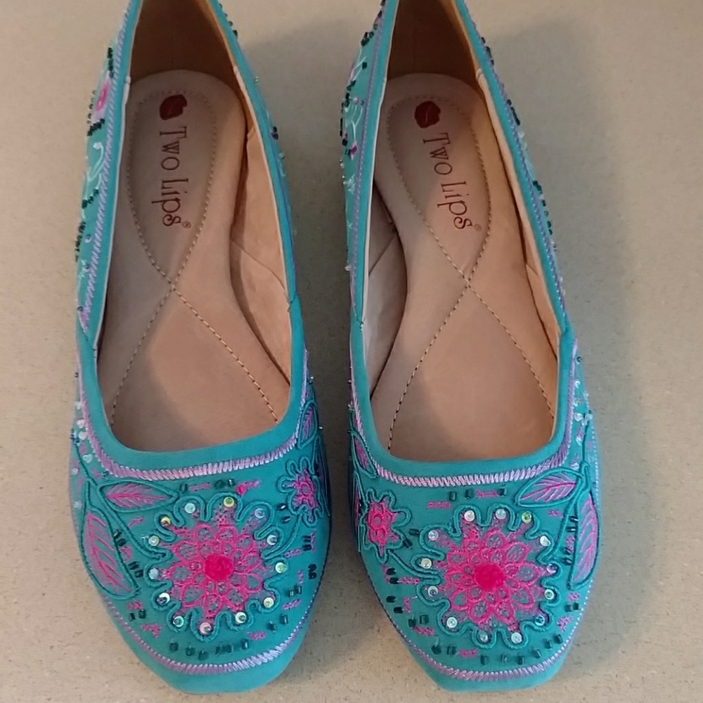 New Two Lips flats